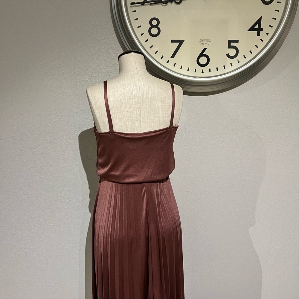 Vintage Rose Sleeveless Midi Dress - Picture 2 of 5